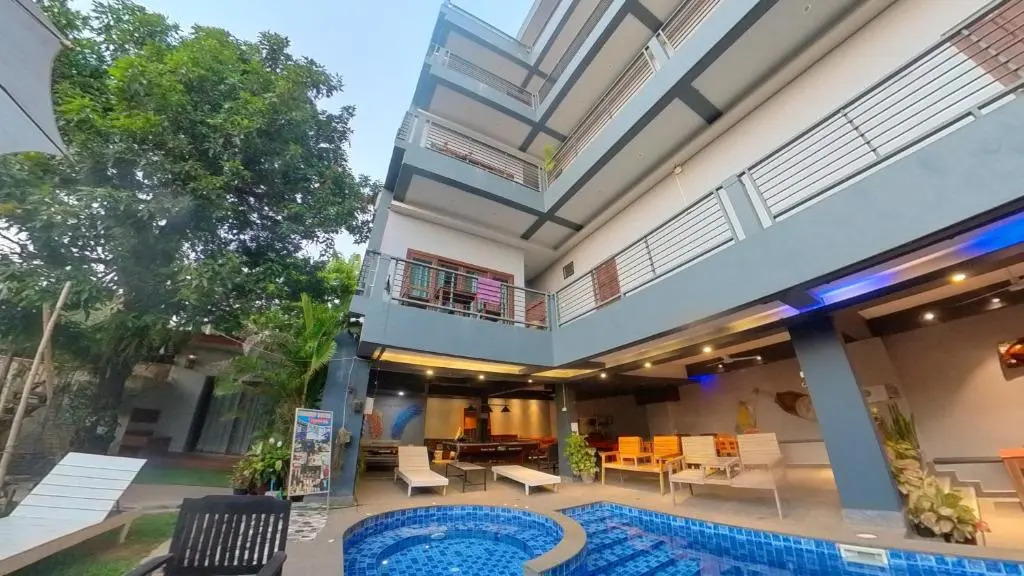 FARAWAY SUITES