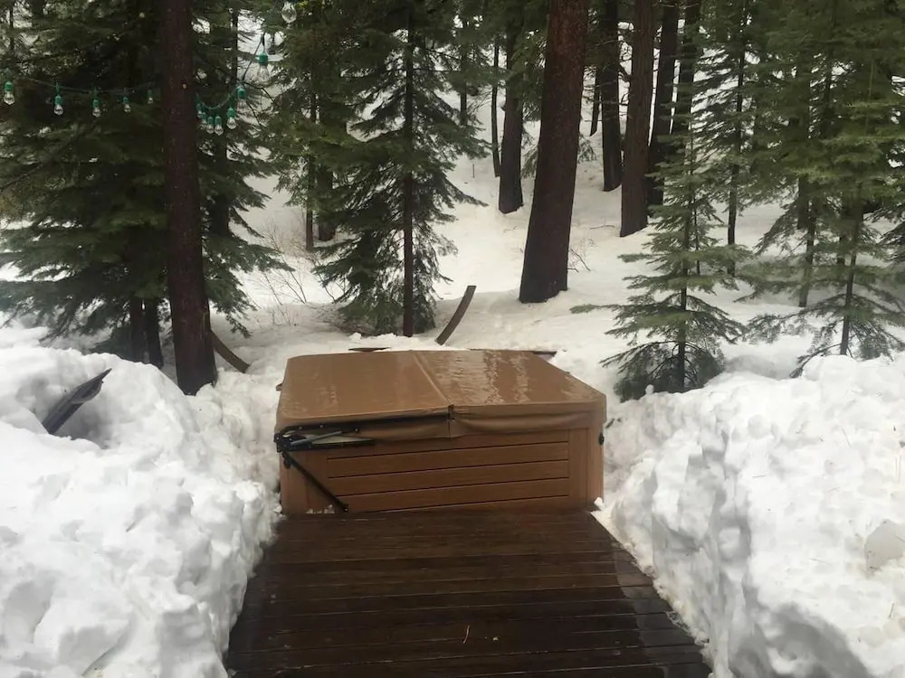 Stylish Modified A frame with Hot Tub sleeps 6!