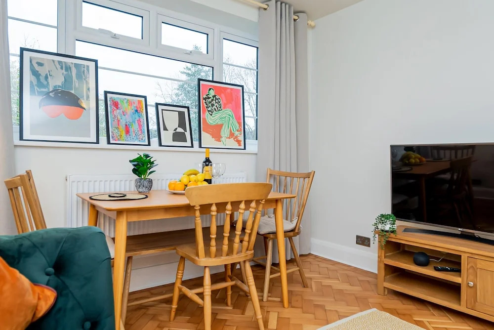 Stunning 2-bed Apartment in Purley - Croydon Gem