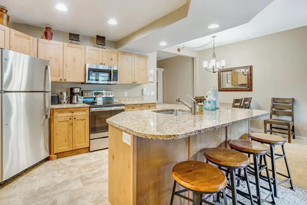 Walk to Lifts: Condo w/ Copper Mtn Views in Frisco