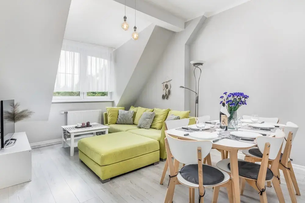 Grodzienska Apartment by Renters