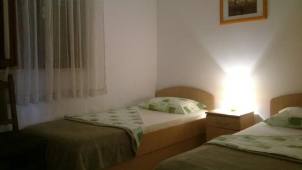 Apartment Mis - apartments close to sea: A1 Petrcane, Zadar riviera