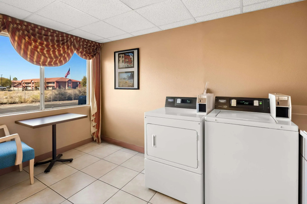 Comfort Inn & Suites near Kino Sports Complex