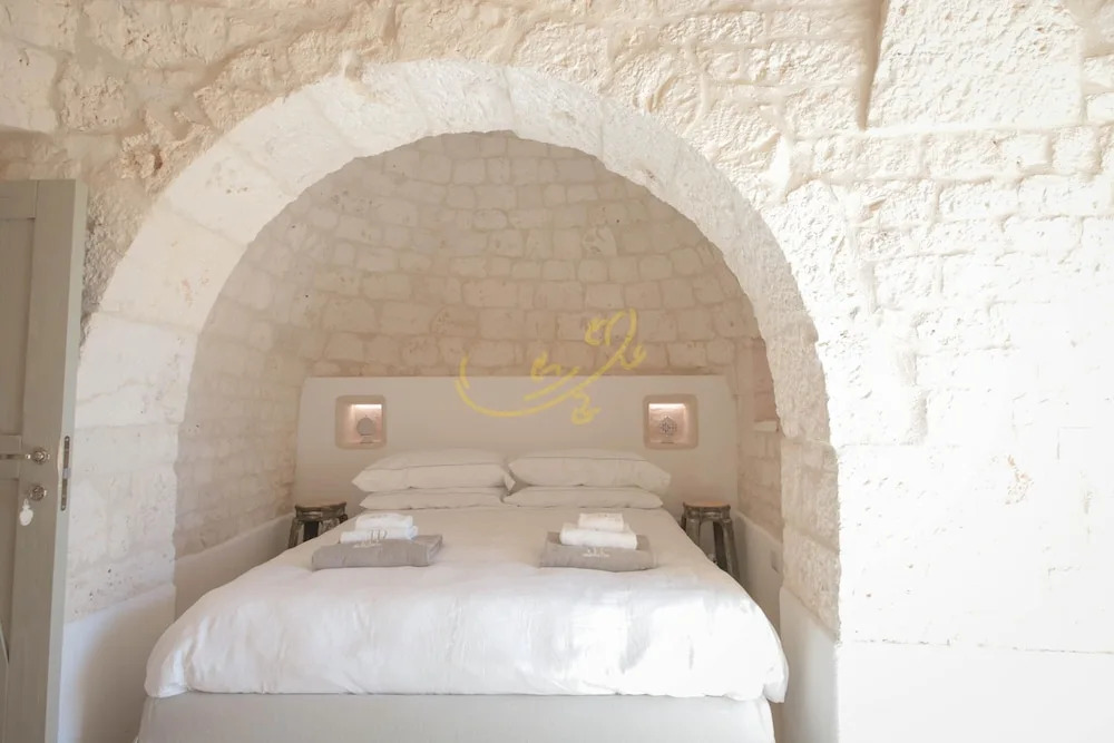 TD I Coni di Pinur Trulli With Scenic Valley View