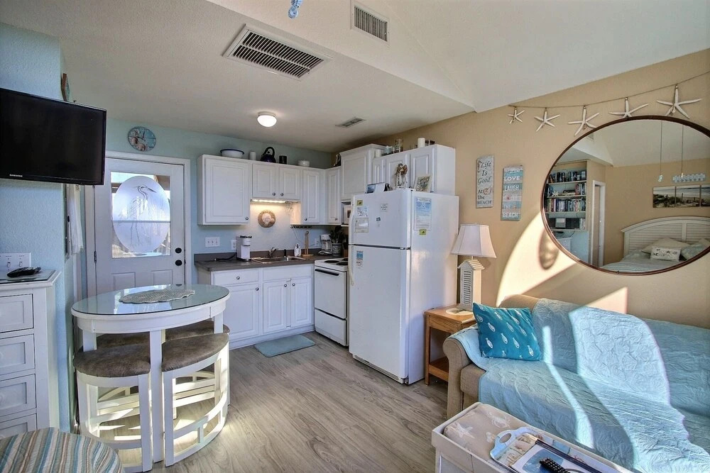 2 Cabana By The Sea Studio Bedroom Condo by RedAwning
