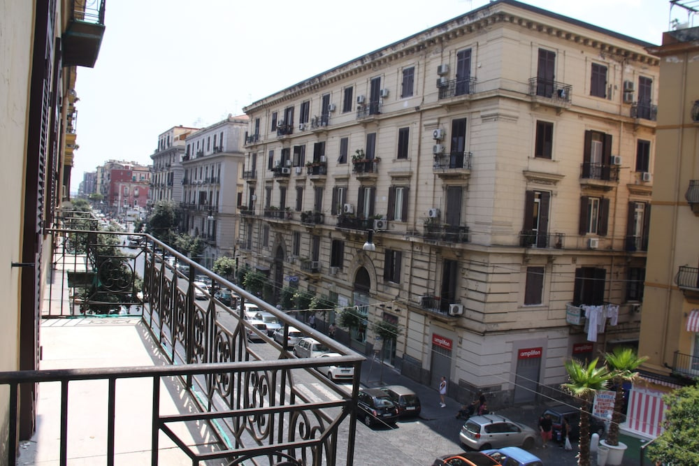 BB Le Porte Di Napoli