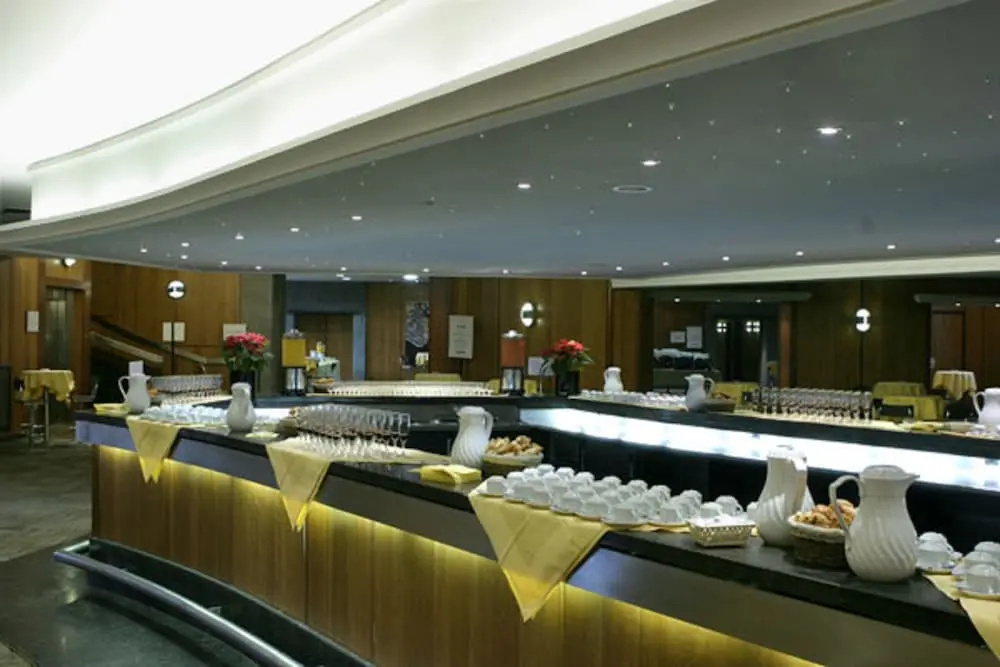 Amirauté Hotel