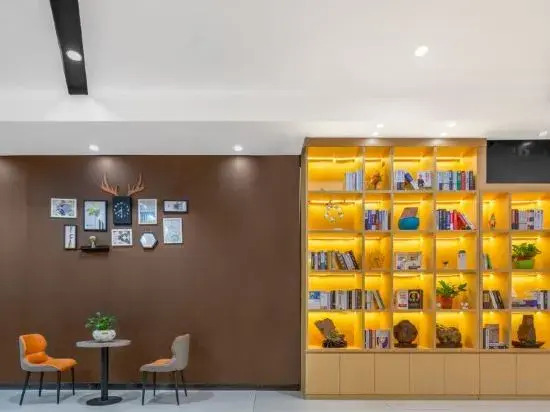 Yijing Hotel (Guilin Qixing Park University of Technology Shop)