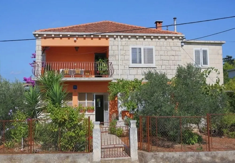 Liza - 80 M From the sea - A2