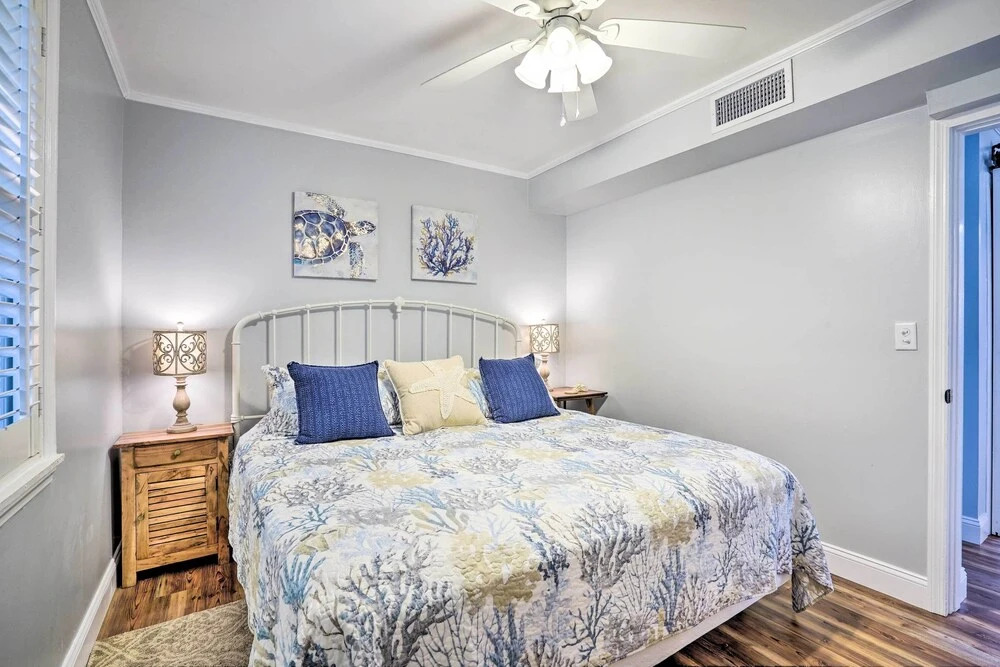 Beachy Isle of Palms Home: 1 Block to Coast!