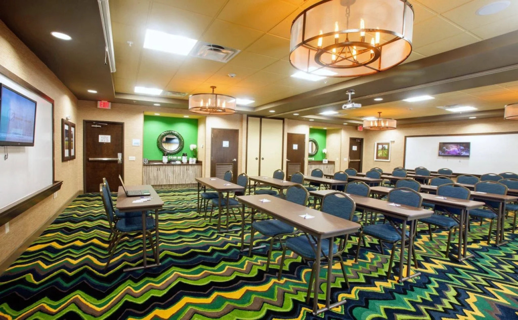 Holiday Inn Express & Suites Perry-National Fairground Area by IHG