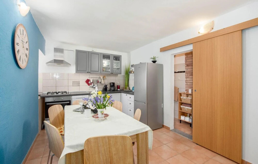 Amazing Home In Kucine