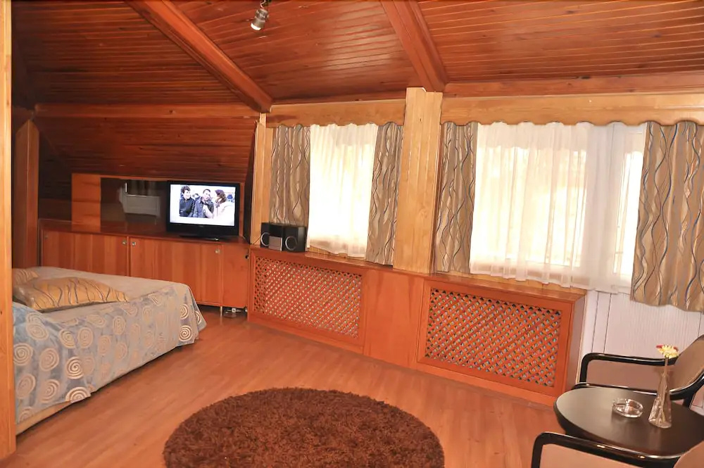 Adapalas Hotel