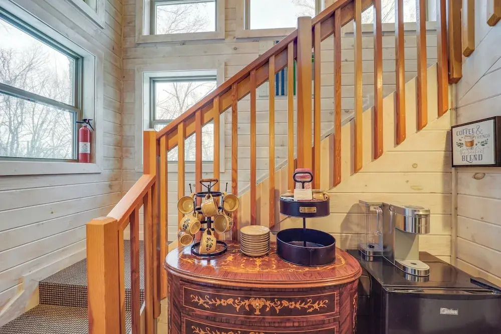 1/2 Mi to Skiing! Beech Mountain Cabin w/ Deck
