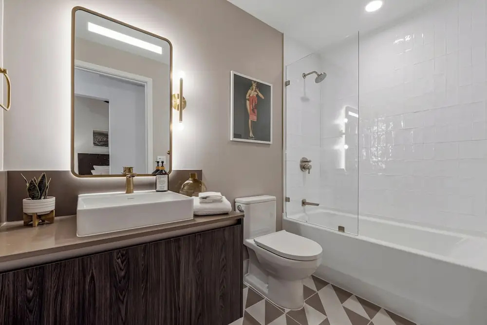 Elegant Studio with Panoramic City Views