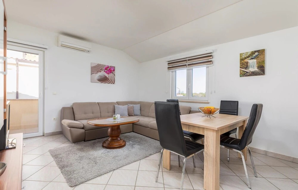 Awesome Apartment in Valbandon With Wifi and 1 Bedrooms