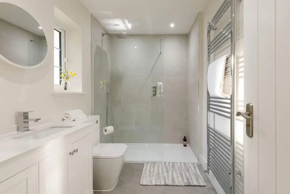 Beautiful 4-bed Close to South Downs Goodwood