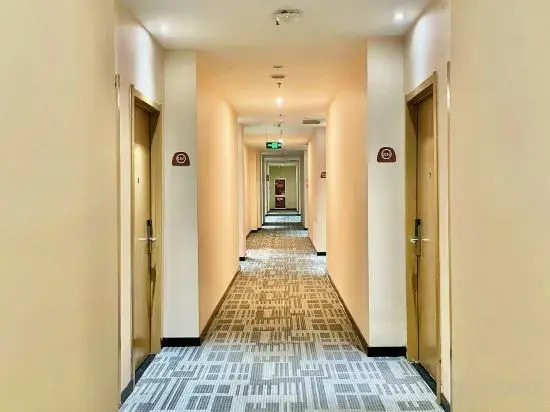 Pod Select Hotel (Honghui Hospital Nanshaomen Subway Station)