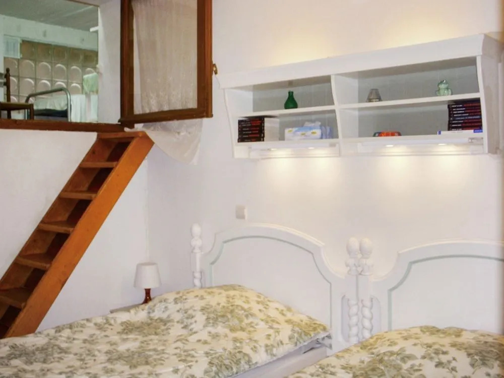 Modern, 1 Bedroom Apartment With Wifi And A Balcony Near Cannes 50m Fr