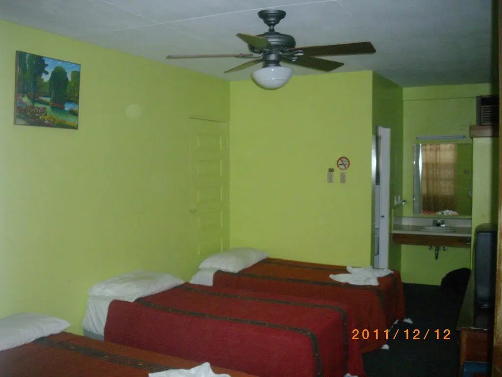 Best Time Inn Hotel - Car Rental