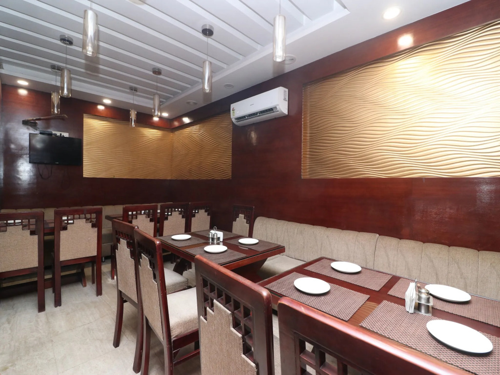 Collection O 28628 Hotel Himgiri Residency