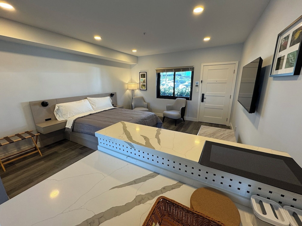 Xquisite Suites