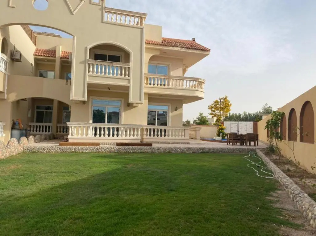 Amazing villa with pool in mubarak 7