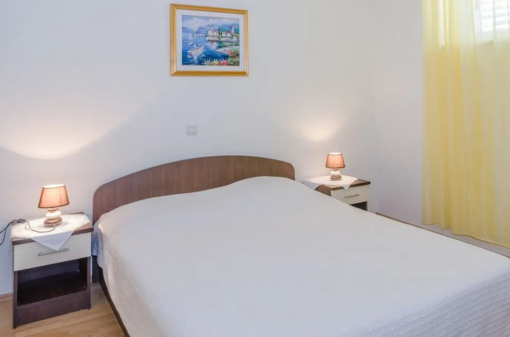 Holiday Villa Perna with Swimming Pool