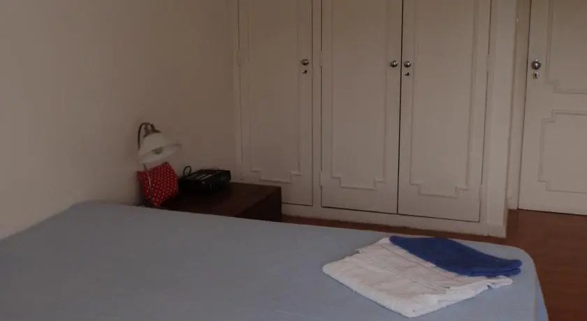 Positive house: 5m walk to Estoril beach