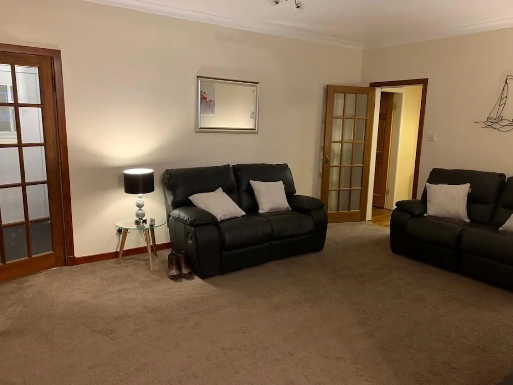 Snug - Laggary Apartment