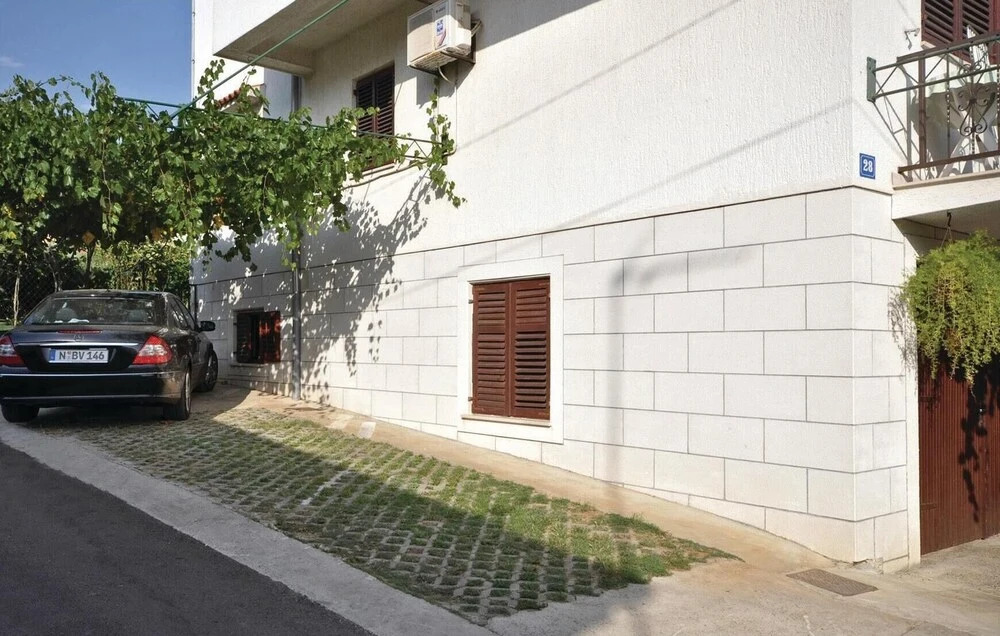 Amazing Home in Zadar With Wifi and 4 Bedrooms
