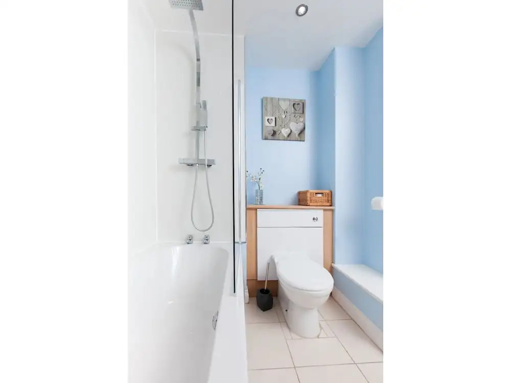 Homely, Hi-tech Modern Flat With Parking and gym