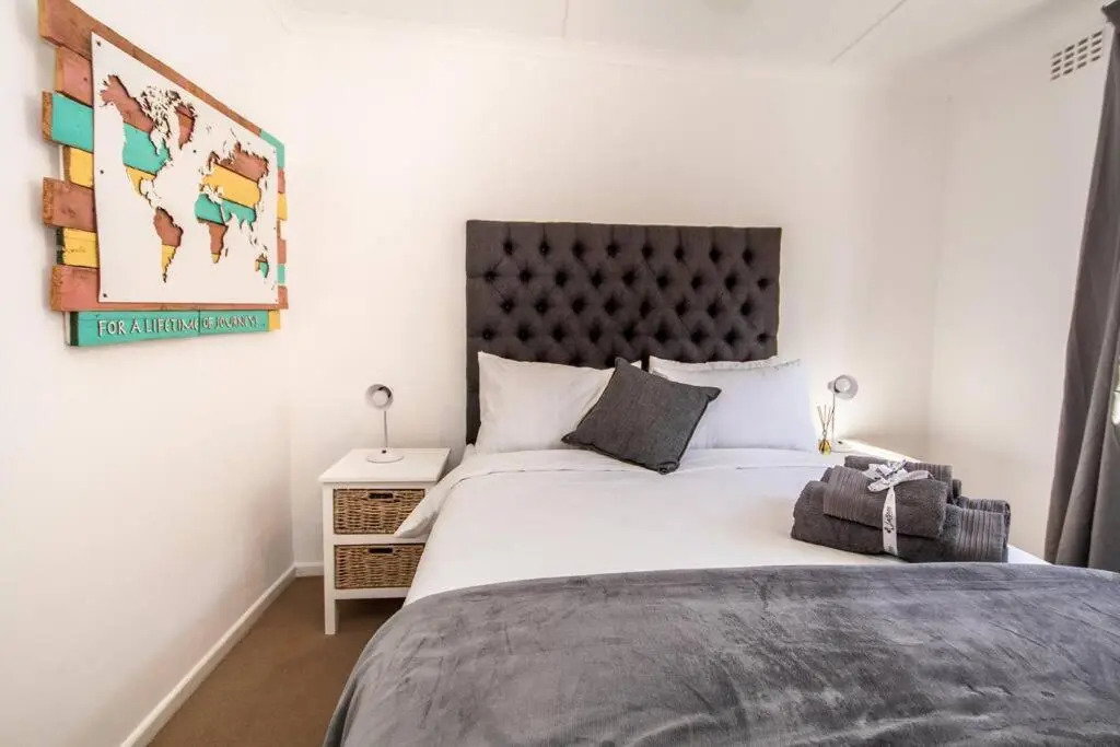 HQ Warm and Cosy 1 Bedroom Unit In Sea Point
