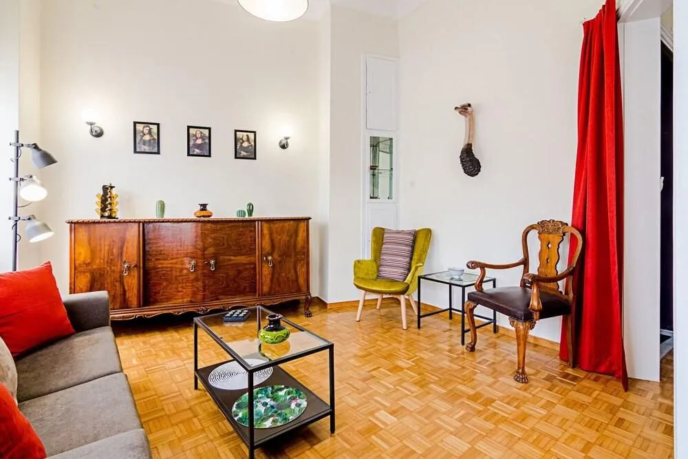 Hippy Decorated 2 Bedrooms Apartment