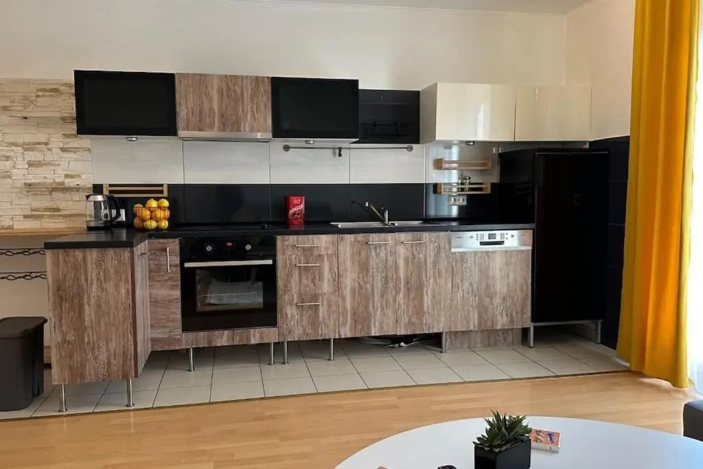 Modern Flat incl Parking, near Metro U1