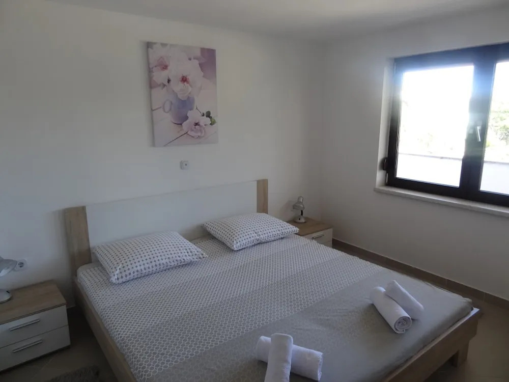 Ilsad Apartments - Apartment With Pool 80 Meters From sea - Great Location
