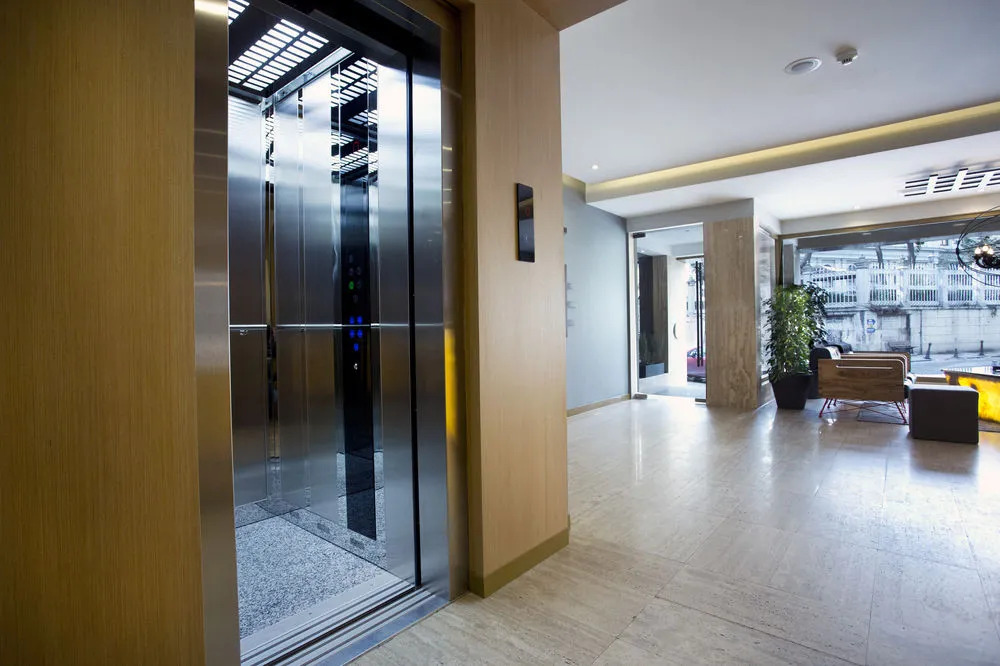 Tan Hotel