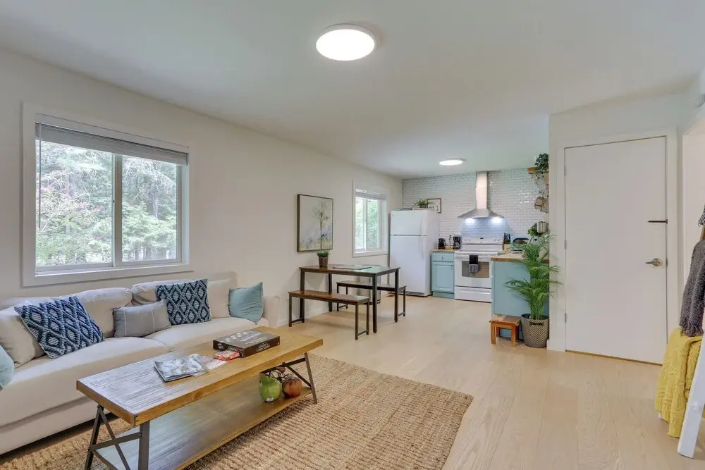 Cozy Swan Lake Apt w/ Grill + Private Yard