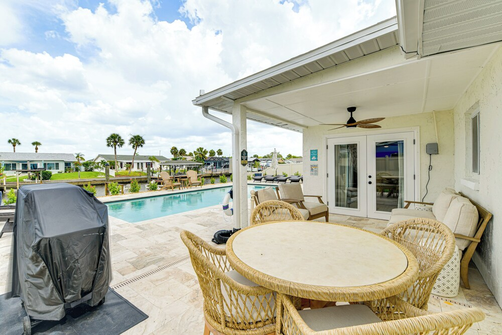 Private Pool w/ Canal Views: Apollo Beach Getaway