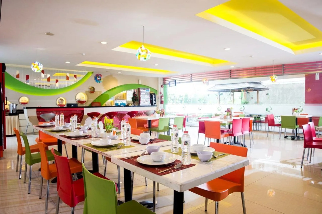 Dewarna Hotel & Convention
