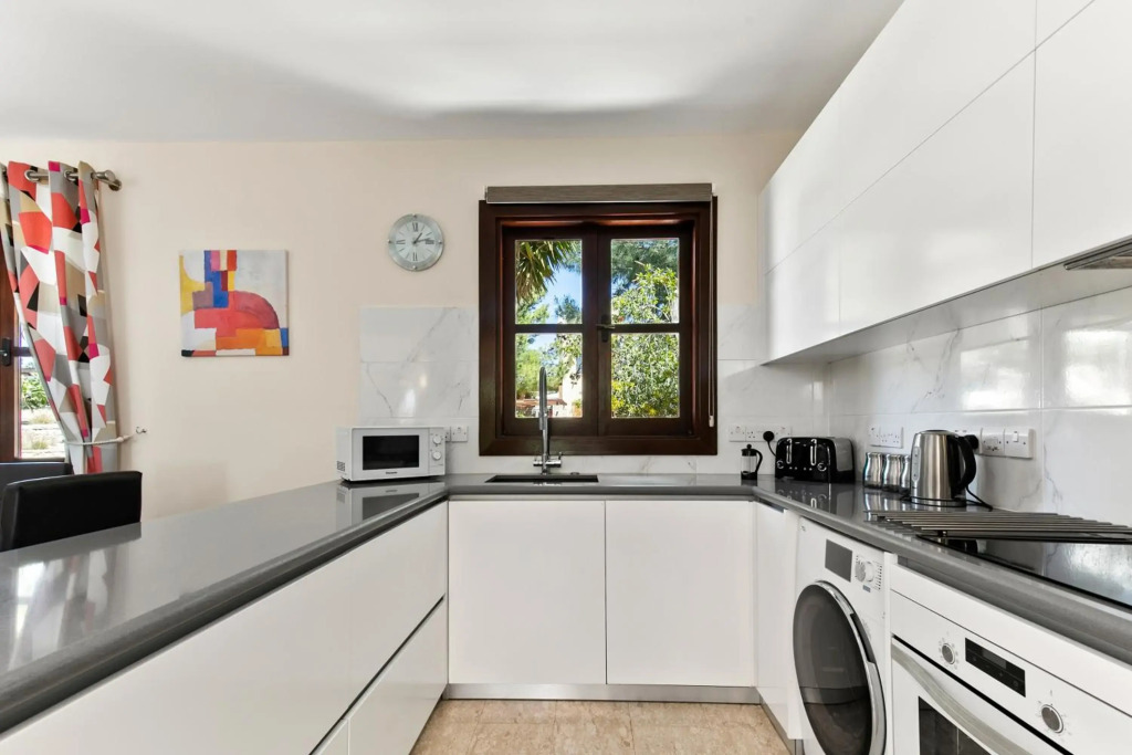 4 bedroom Villa Kellia with private pool, Aphrodite Hills Resort