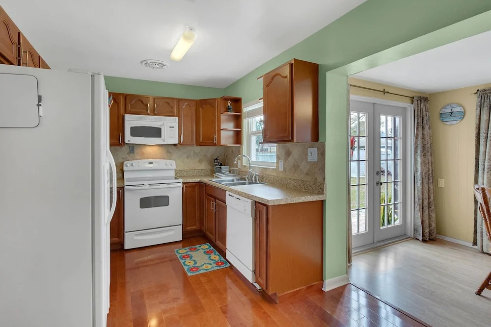 1505 Citrus Street Home by RedAwning
