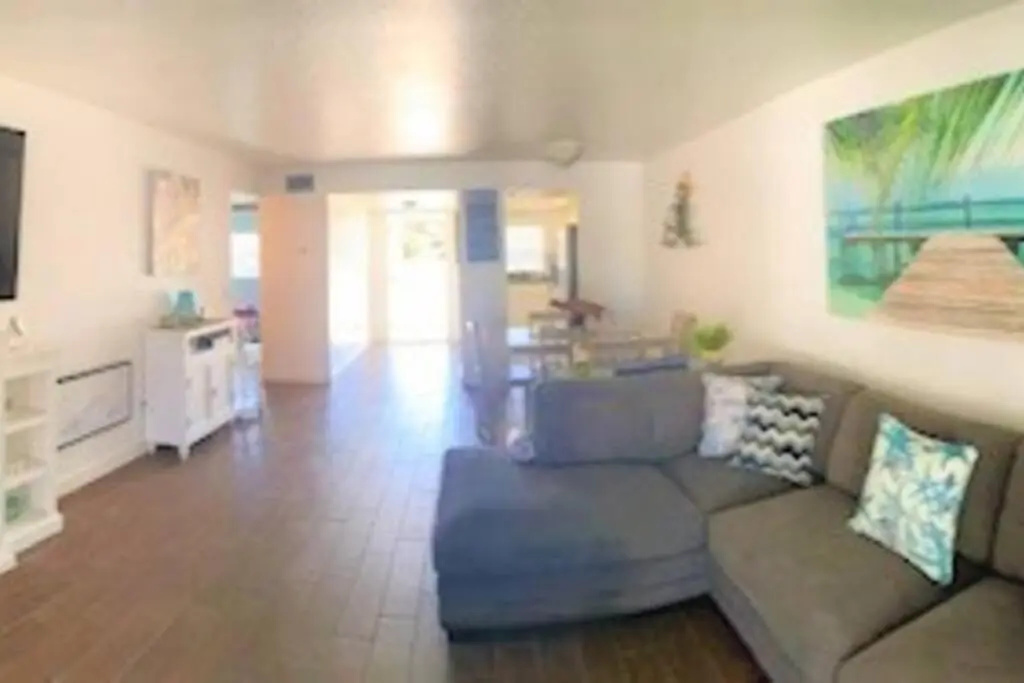 Beautiful Bright & Sparkling 2Bed 1Bath Beach Retreat - Unit 212
