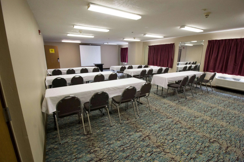 Super 8 by Wyndham Chicago OHare Airport