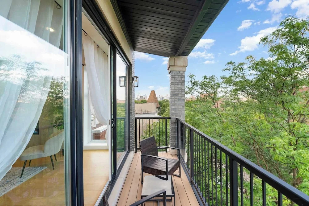 New 3bed 2bath Condo With Parking by United Center
