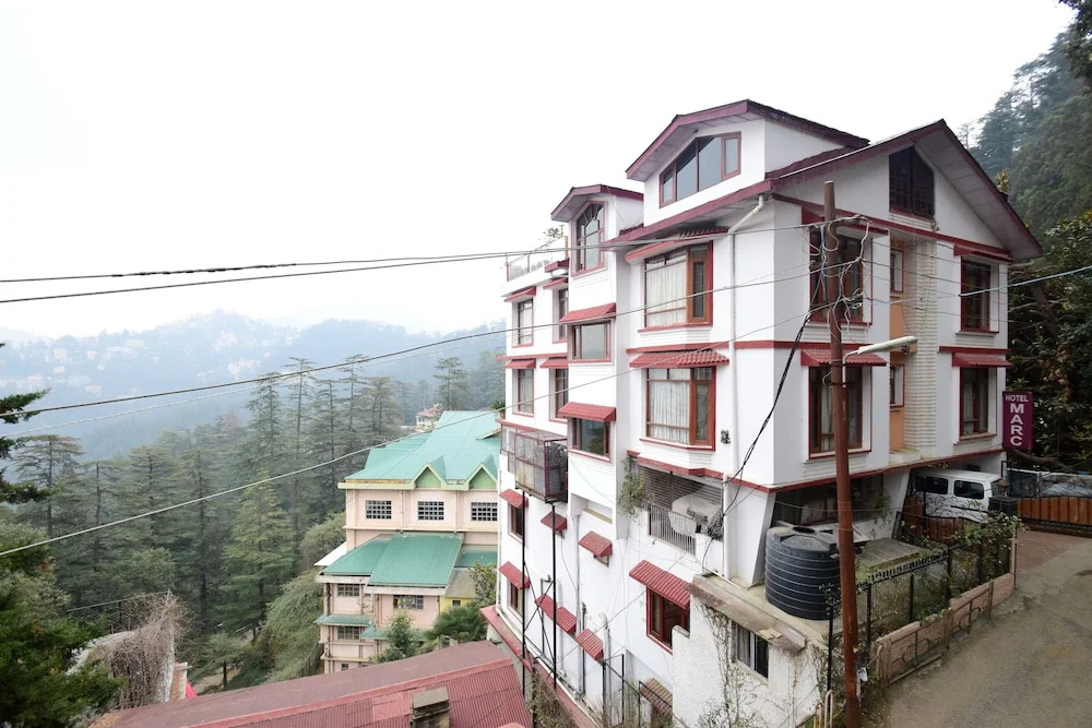 OYO 11494 Hotel Marc