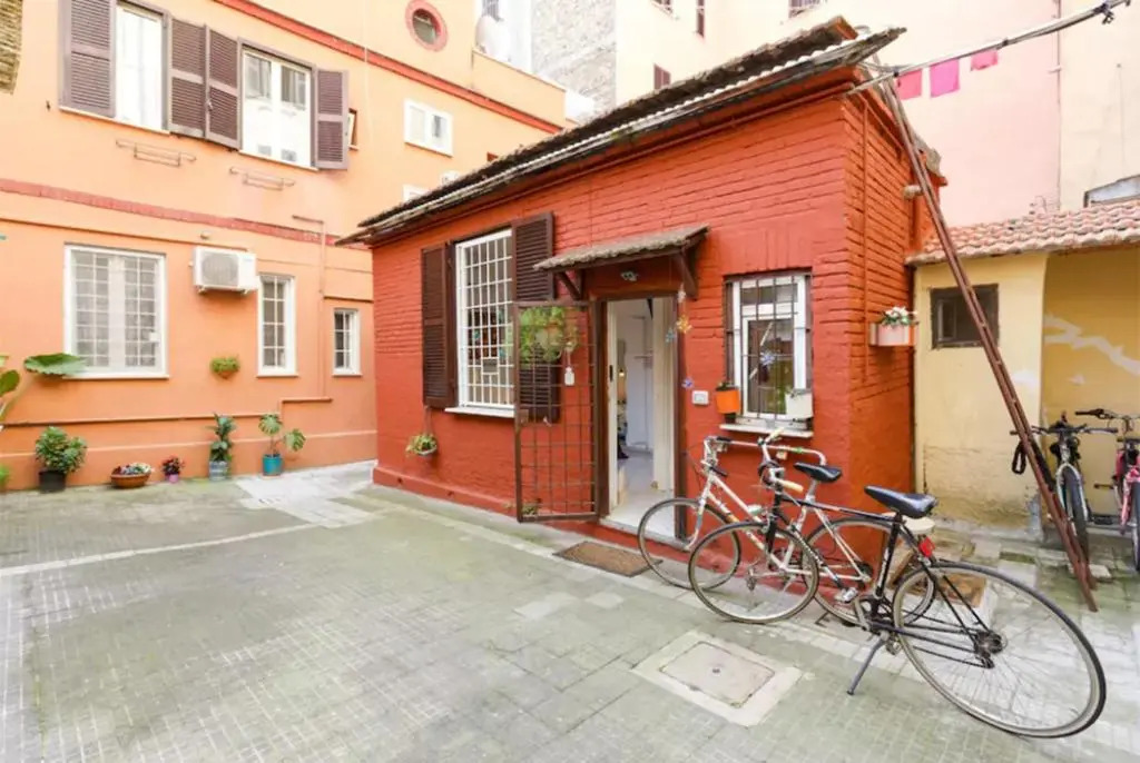 Free Bike in Urban Chic Studio - by BRAVE
