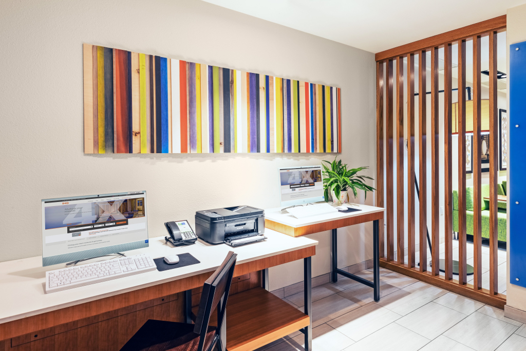 Holiday Inn Express & Suites Ozona by IHG