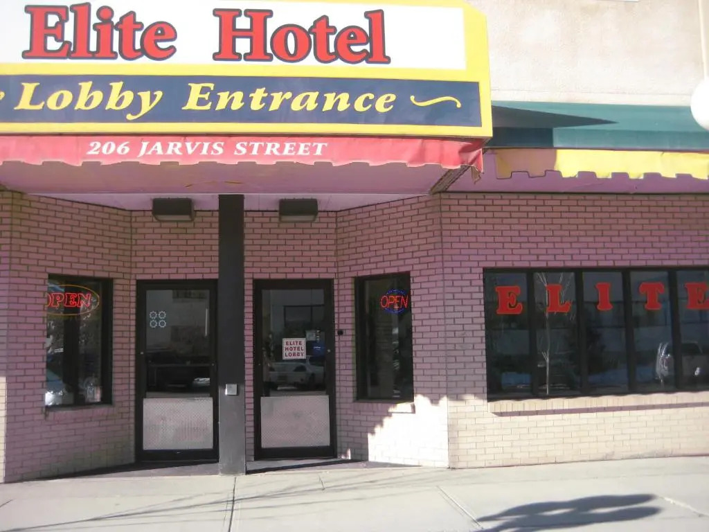 Elite Hotel -Downtown Center- 24 hours "Ski & Northern light Tour" "Hot Spring Tour "Long-term stay"