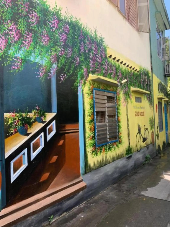 Gold House Hotel